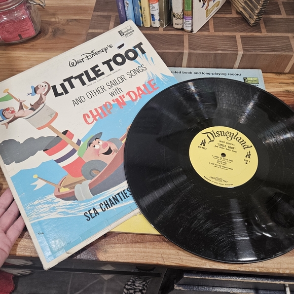 1962 Walt Disney's Little Toot Sailor Songs with Chip N Dale Record Album - Picture 4 of 7
